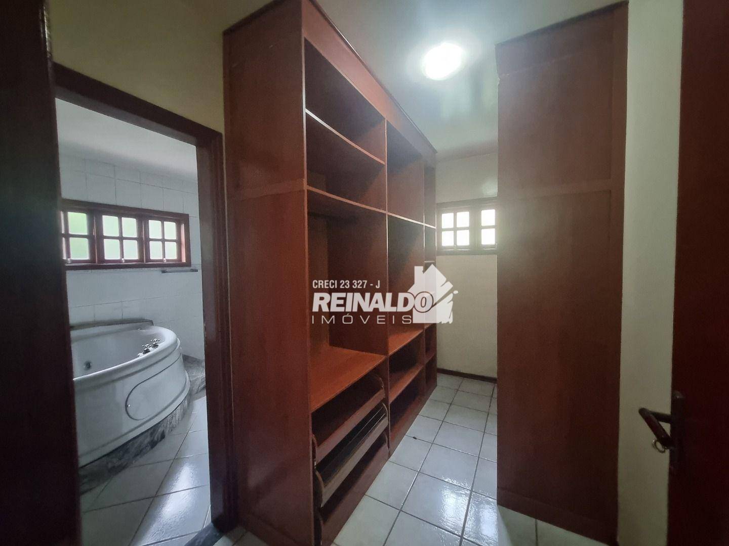 Casa de Condomínio para alugar com 4 quartos, 330m² - Foto 16