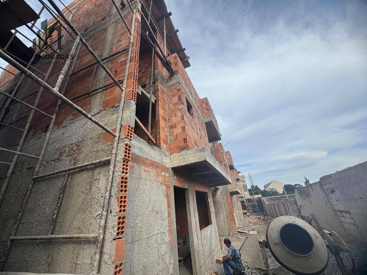 Sobrado à venda com 3 quartos, 120m² - Foto 2