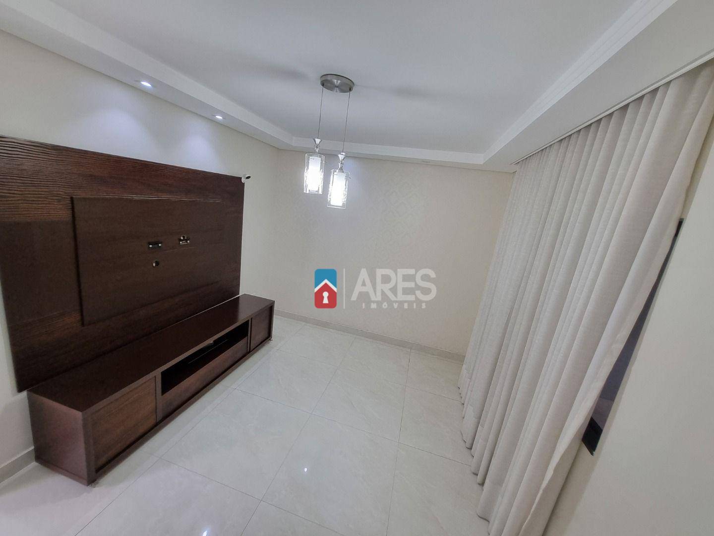 Casa à venda com 2 quartos, 91m² - Foto 4