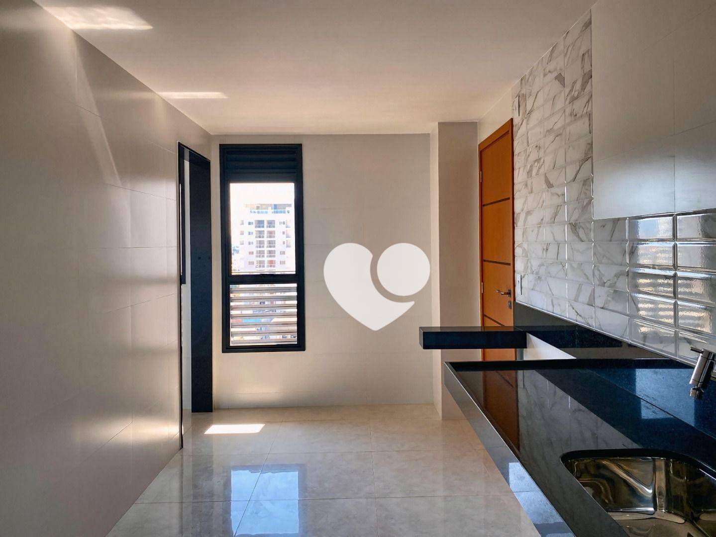 Apartamento à venda com 4 quartos, 190m² - Foto 9