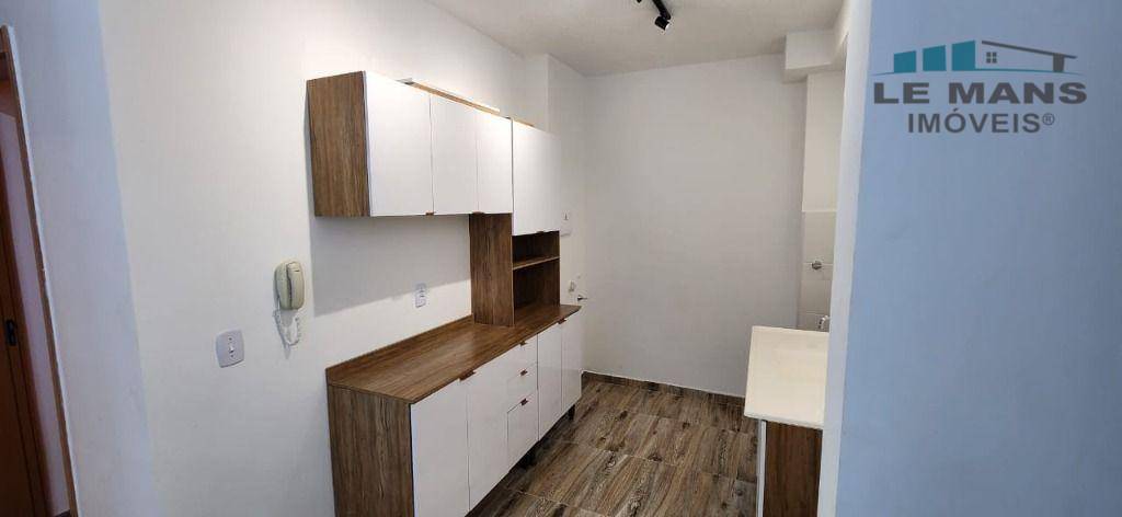 Apartamento à venda com 2 quartos, 46m² - Foto 2