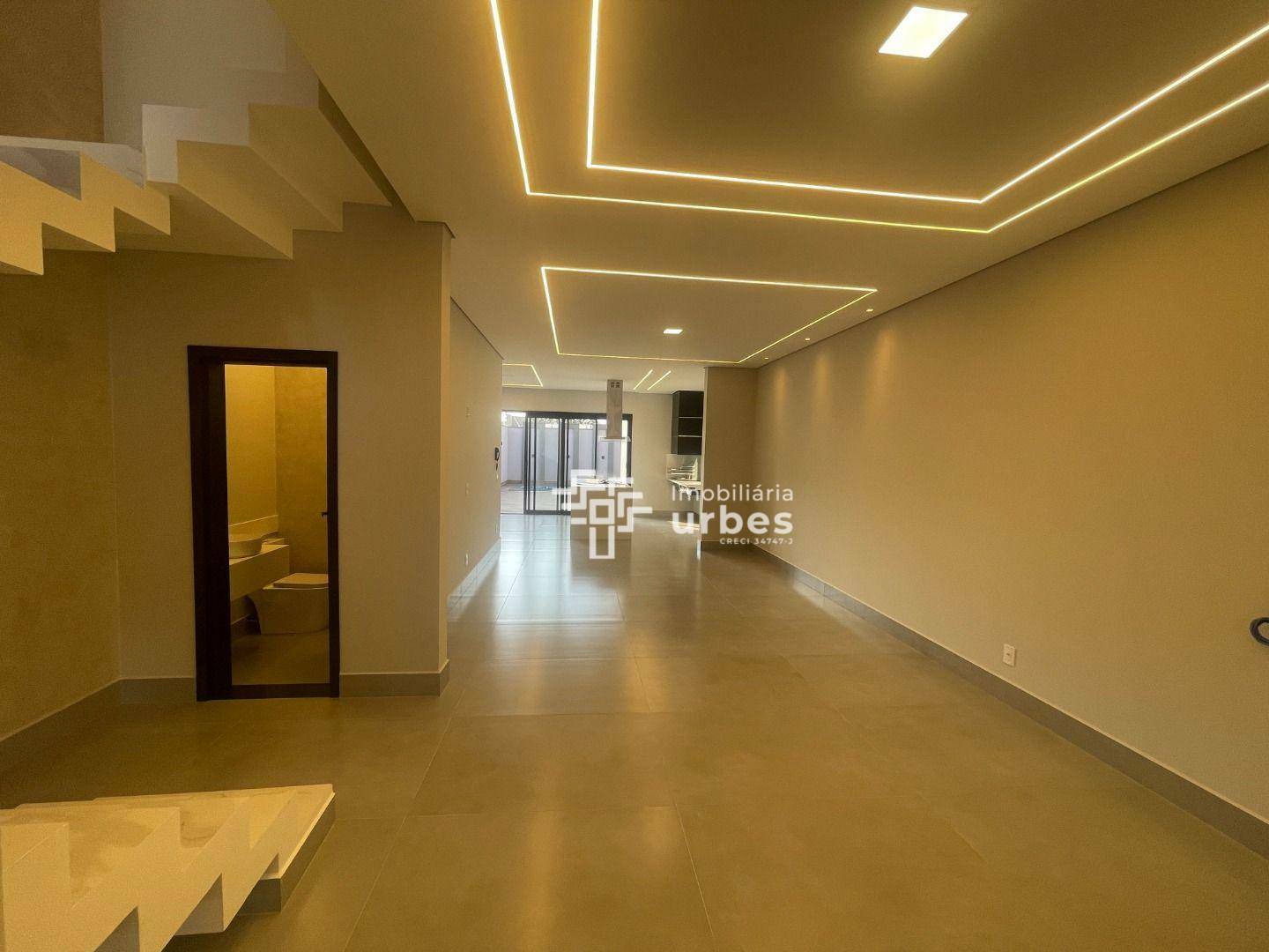 Casa à venda com 3 quartos, 220m² - Foto 1