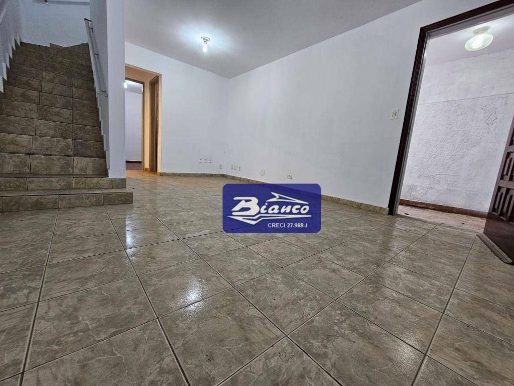 Sobrado à venda com 3 quartos, 134m² - Foto 2