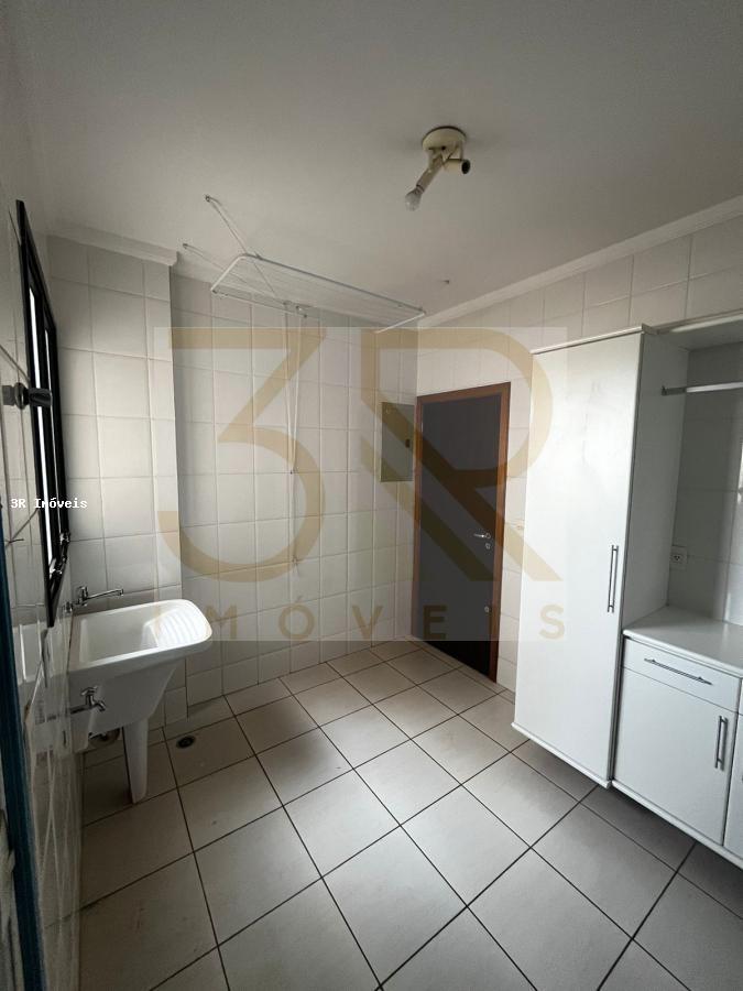 Apartamento para alugar com 3 quartos, 138m² - Foto 22