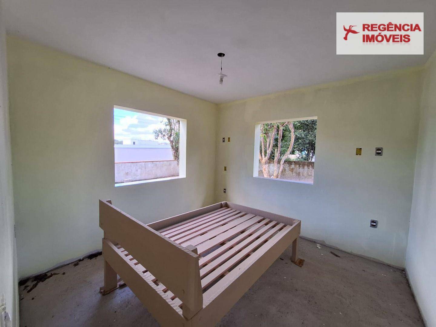 Casa à venda com 2 quartos, 90m² - Foto 12