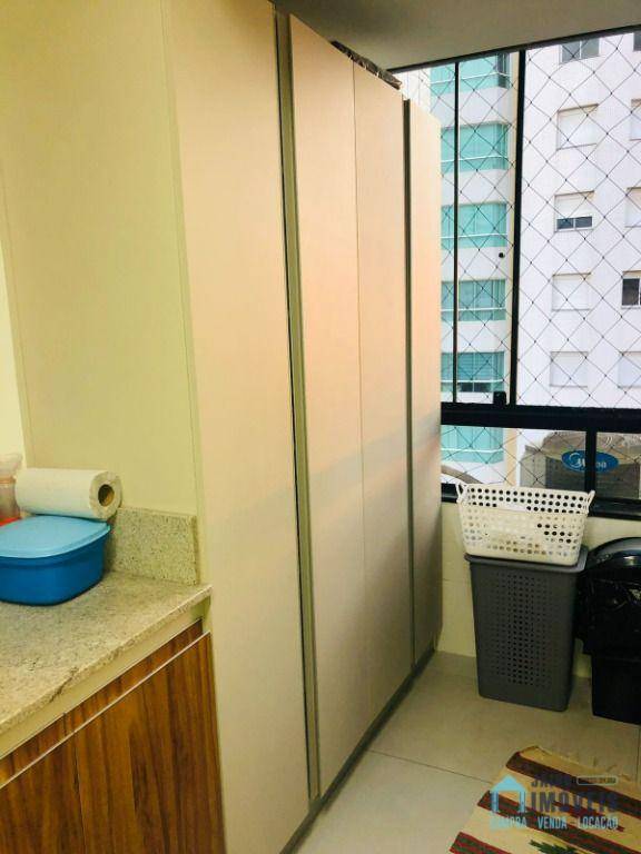 Apartamento à venda com 3 quartos, 209m² - Foto 6