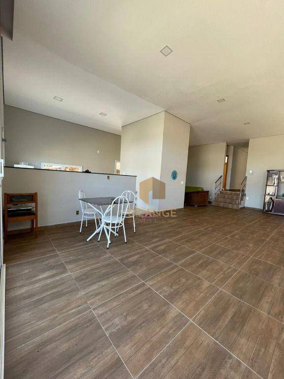 Casa de Condomínio à venda com 3 quartos, 219m² - Foto 4