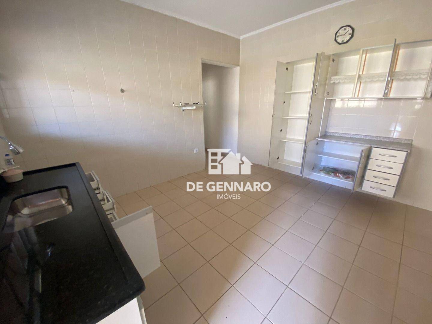 Casa à venda com 3 quartos, 241m² - Foto 10