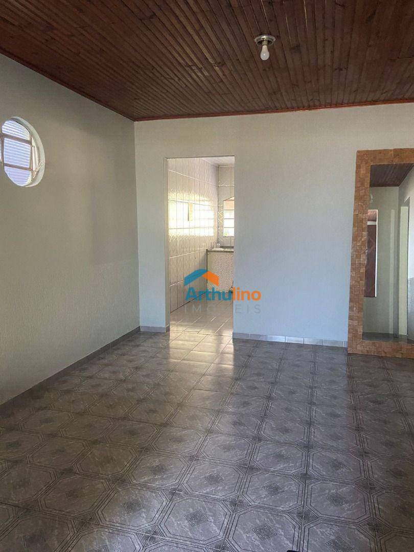 Casa à venda com 4 quartos, 185m² - Foto 3