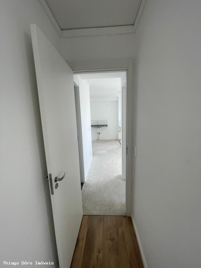Apartamento à venda com 2 quartos, 37m² - Foto 6