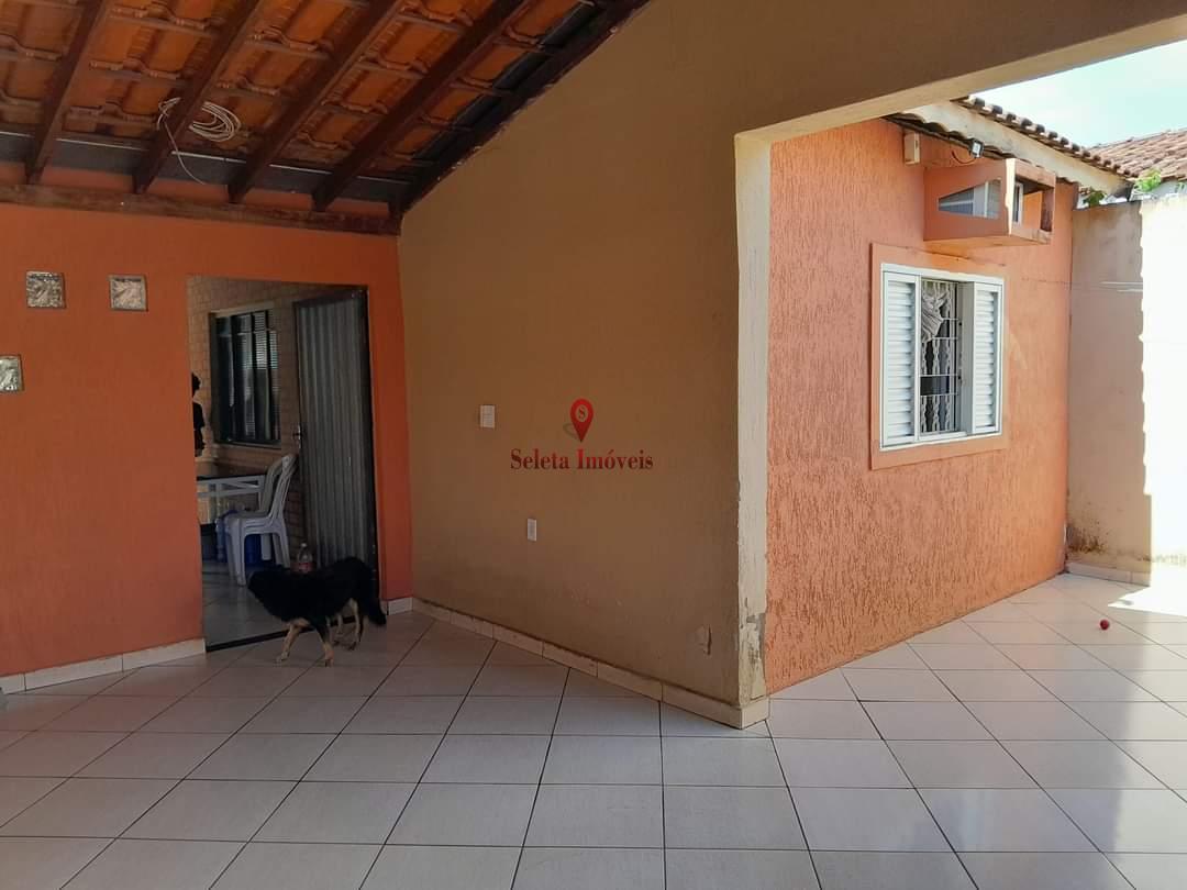 Casa à venda com 3 quartos, 280m² - Foto 2