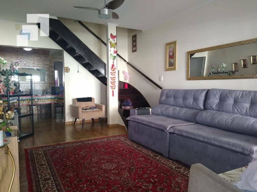 Sobrado à venda com 3 quartos, 180m² - Foto 1