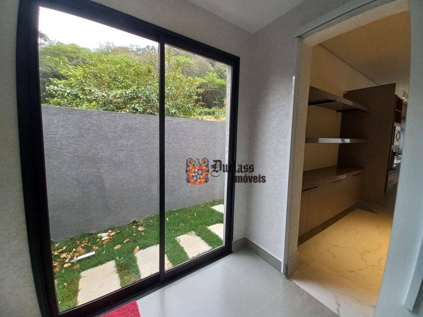 Casa de Condomínio para alugar com 4 quartos, 390m² - Foto 21