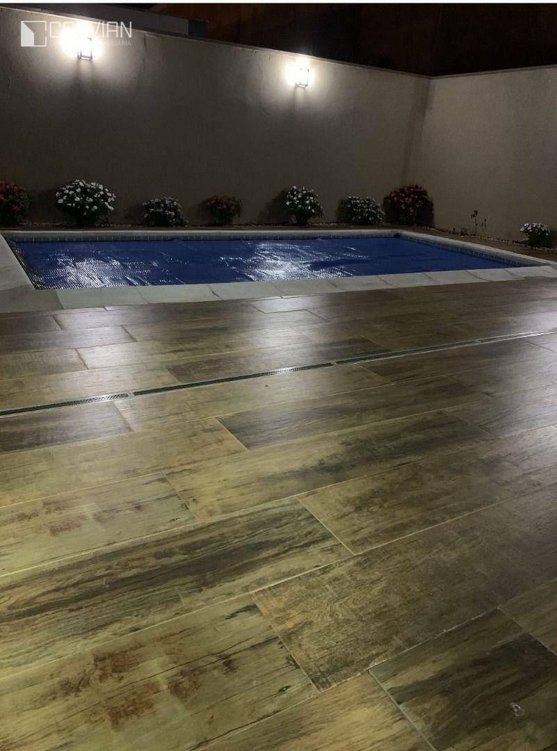 Casa de Condomínio à venda com 3 quartos, 193m² - Foto 2