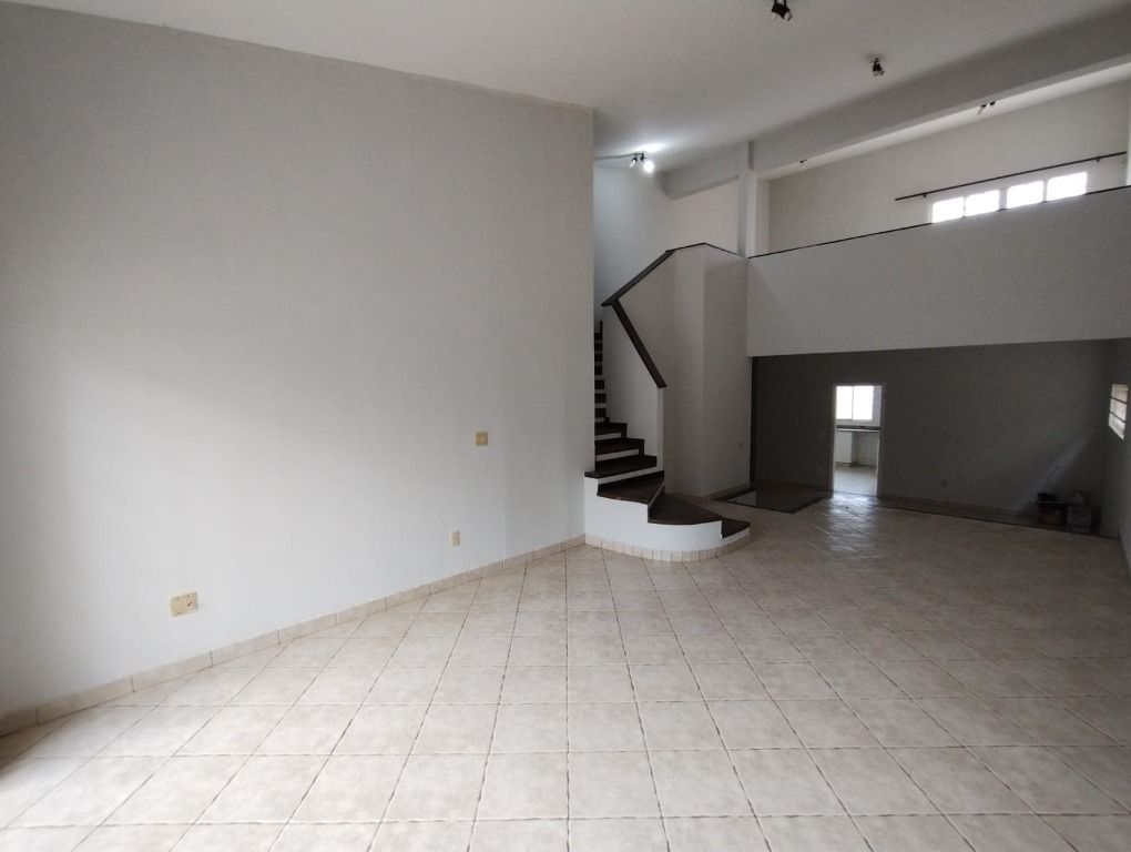 Casa à venda com 3 quartos, 250m² - Foto 31