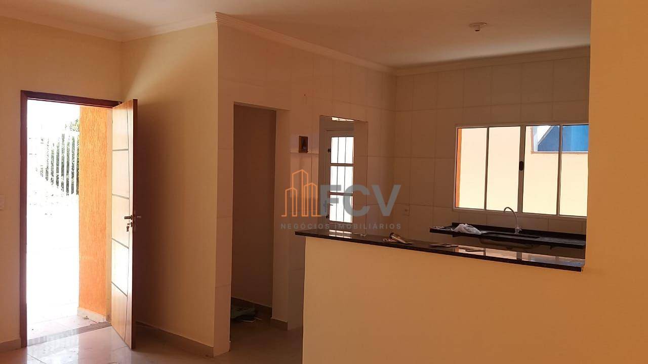 Casa à venda com 3 quartos, 96m² - Foto 7