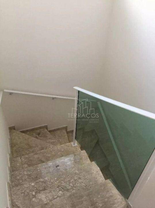 Casa à venda com 3 quartos, 201m² - Foto 11