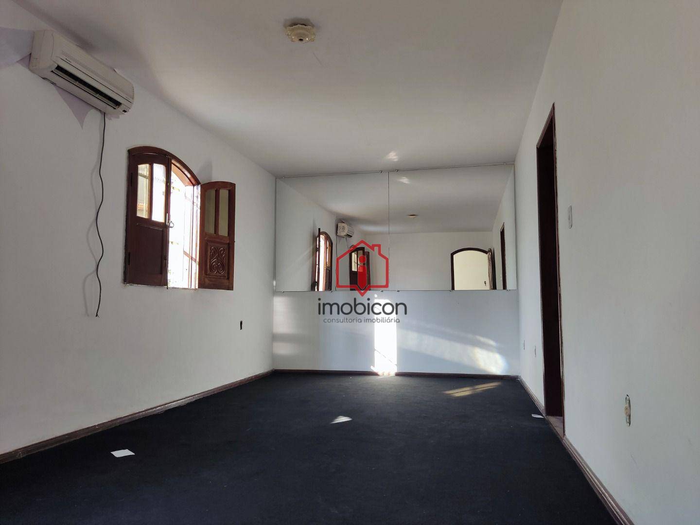 Casa à venda com 3 quartos, 180m² - Foto 4