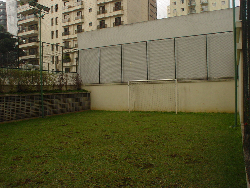 Apartamento à venda com 2 quartos, 71m² - Foto 2