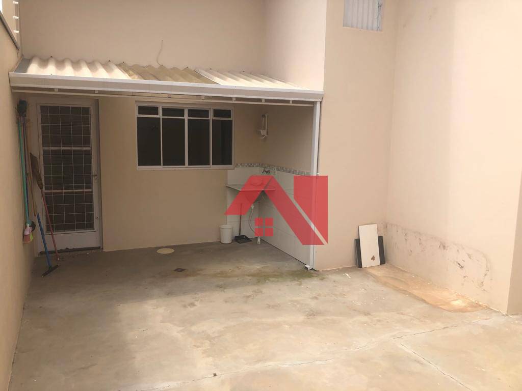 Casa à venda com 2 quartos, 80m² - Foto 14