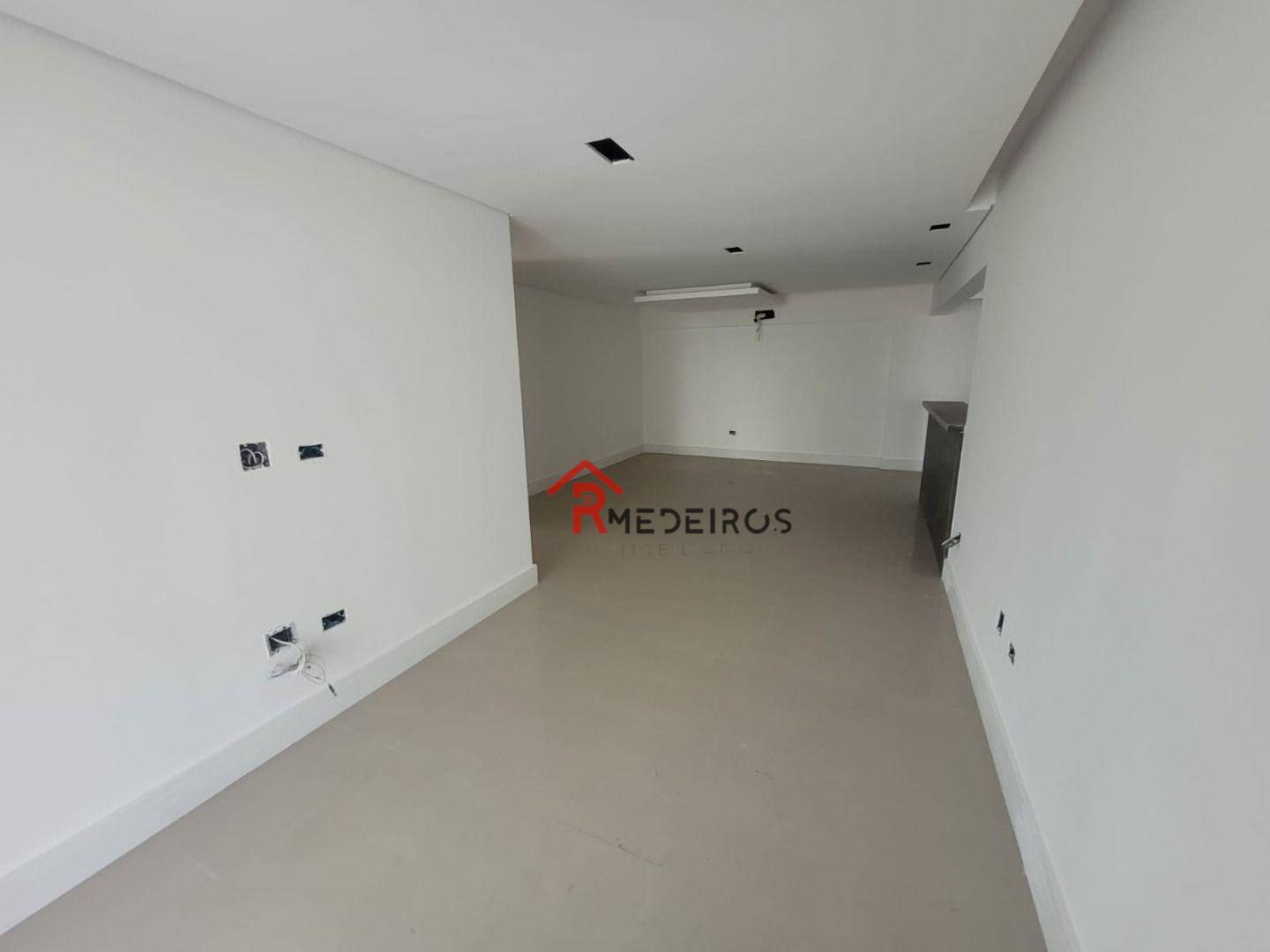 Apartamento à venda com 3 quartos, 123m² - Foto 2