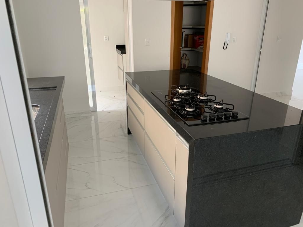 Casa à venda com 4 quartos, 308m² - Foto 10