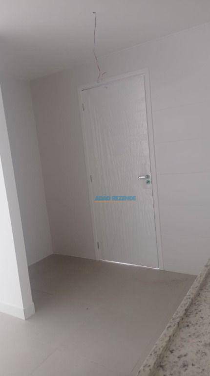 Cobertura à venda com 3 quartos, 188m² - Foto 9