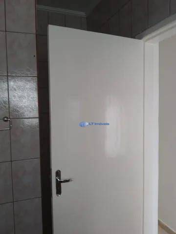 Casa de Condomínio à venda com 3 quartos, 220m² - Foto 2