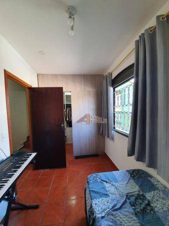 Sobrado à venda com 3 quartos, 200m² - Foto 14