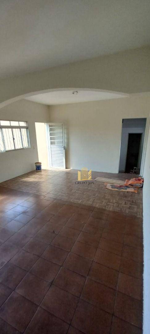 Casa à venda com 2 quartos, 200m² - Foto 2