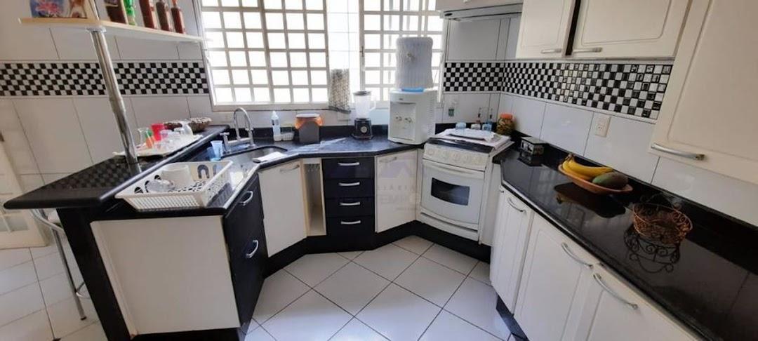 Casa à venda com 3 quartos, 280m² - Foto 23