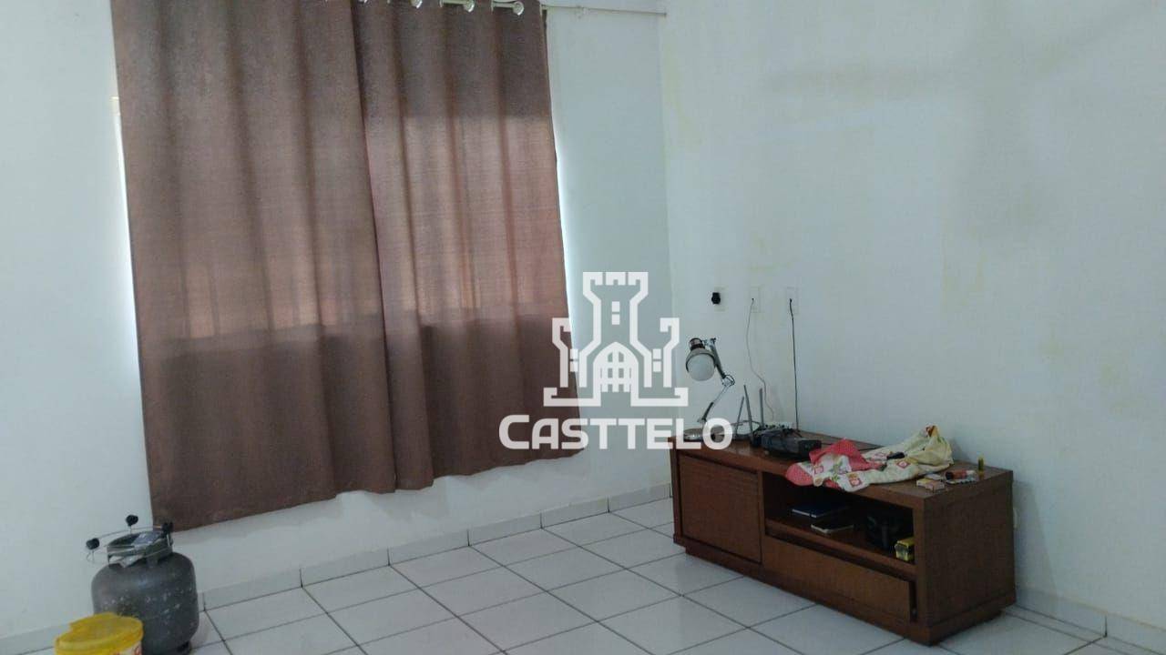 Casa à venda com 2 quartos, 90m² - Foto 3