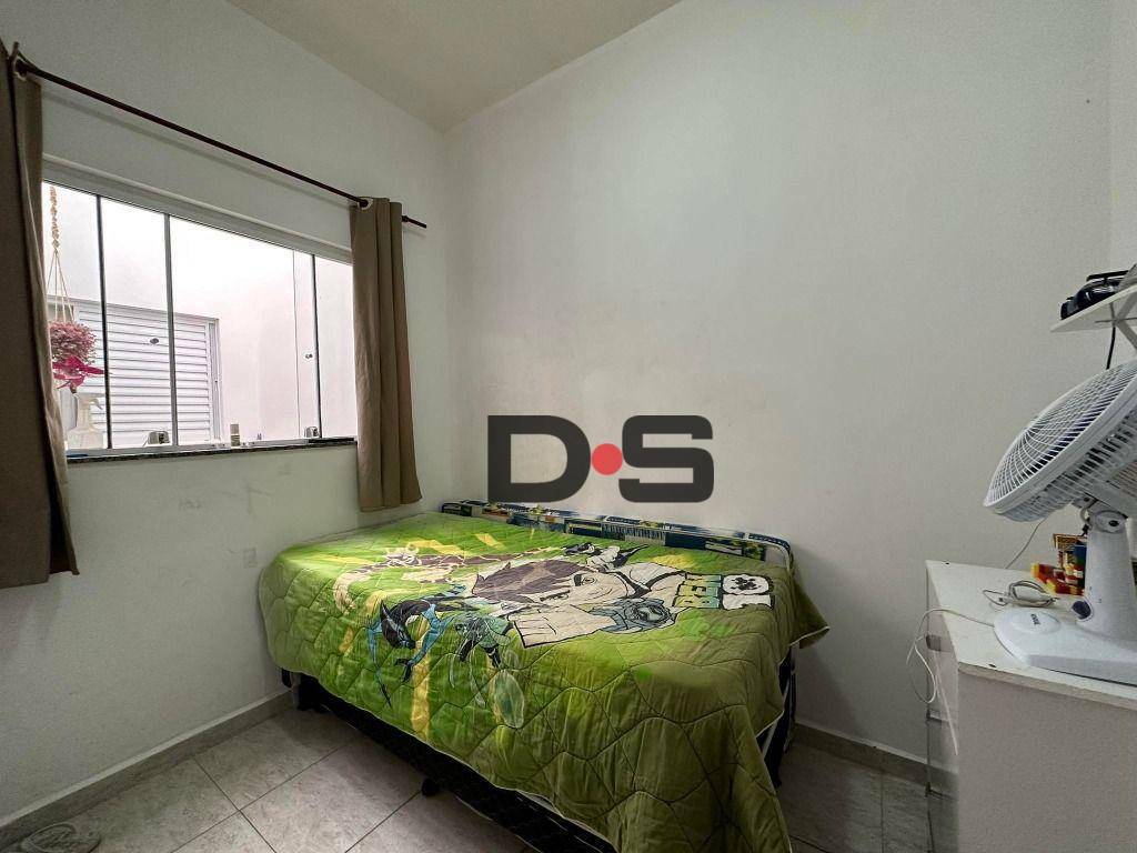 Casa à venda com 4 quartos, 150m² - Foto 4