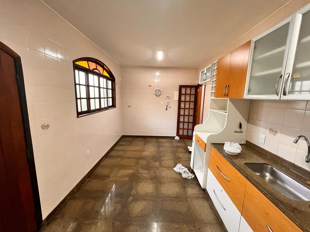 Casa de Condomínio à venda com 3 quartos, 225m² - Foto 33