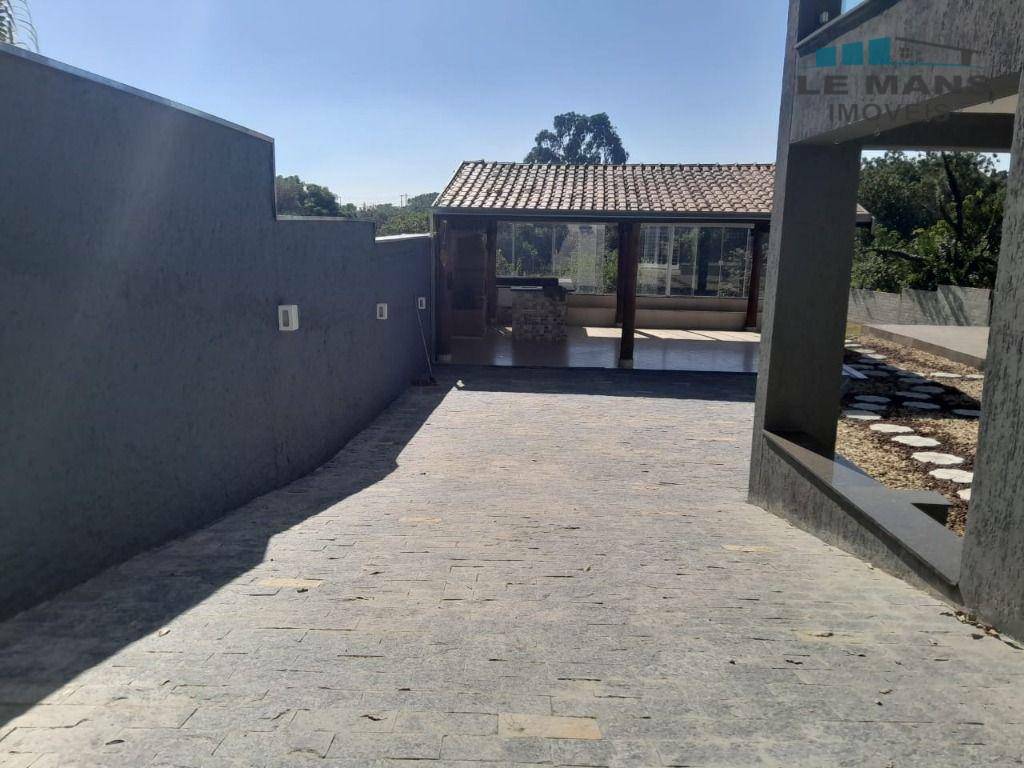 Chácara à venda com 4 quartos, 380m² - Foto 2