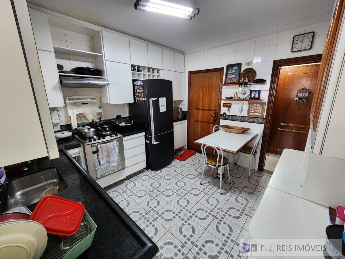 Apartamento à venda com 3 quartos, 115m² - Foto 9