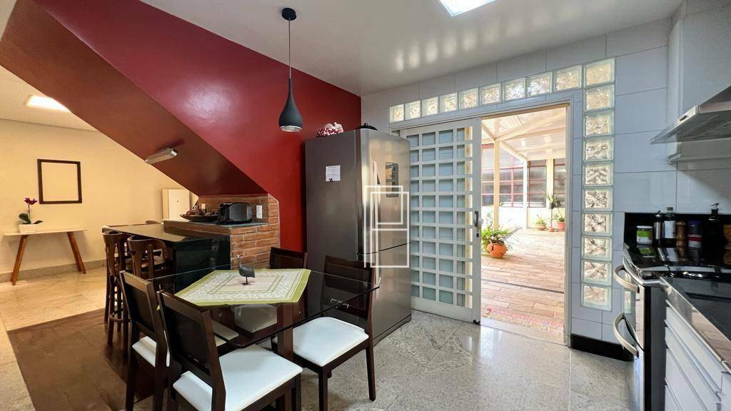 Casa à venda com 4 quartos, 360m² - Foto 18