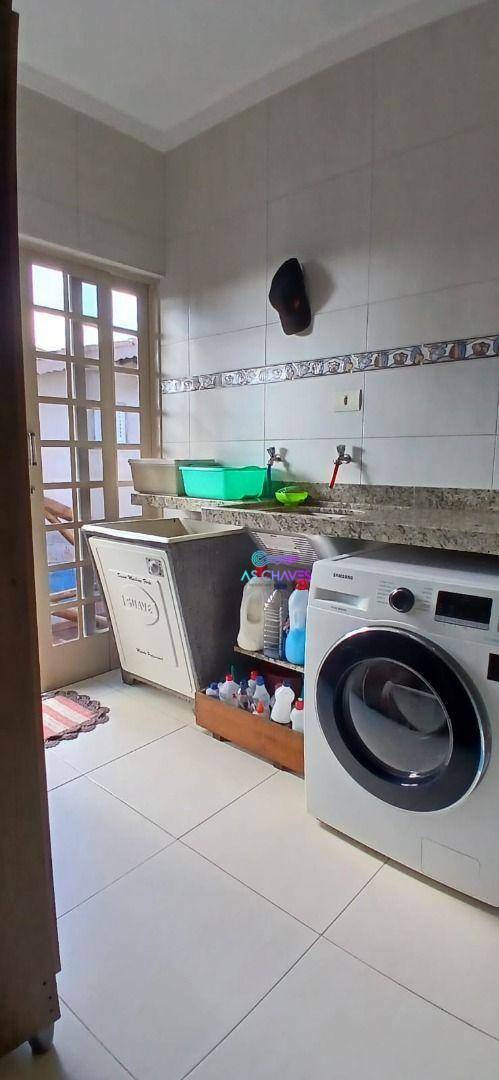 Chácara à venda com 3 quartos, 196m² - Foto 8