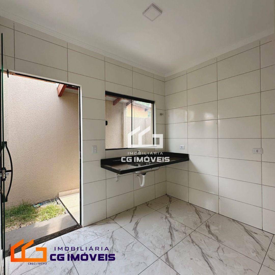 Casa à venda com 2 quartos, 45m² - Foto 4