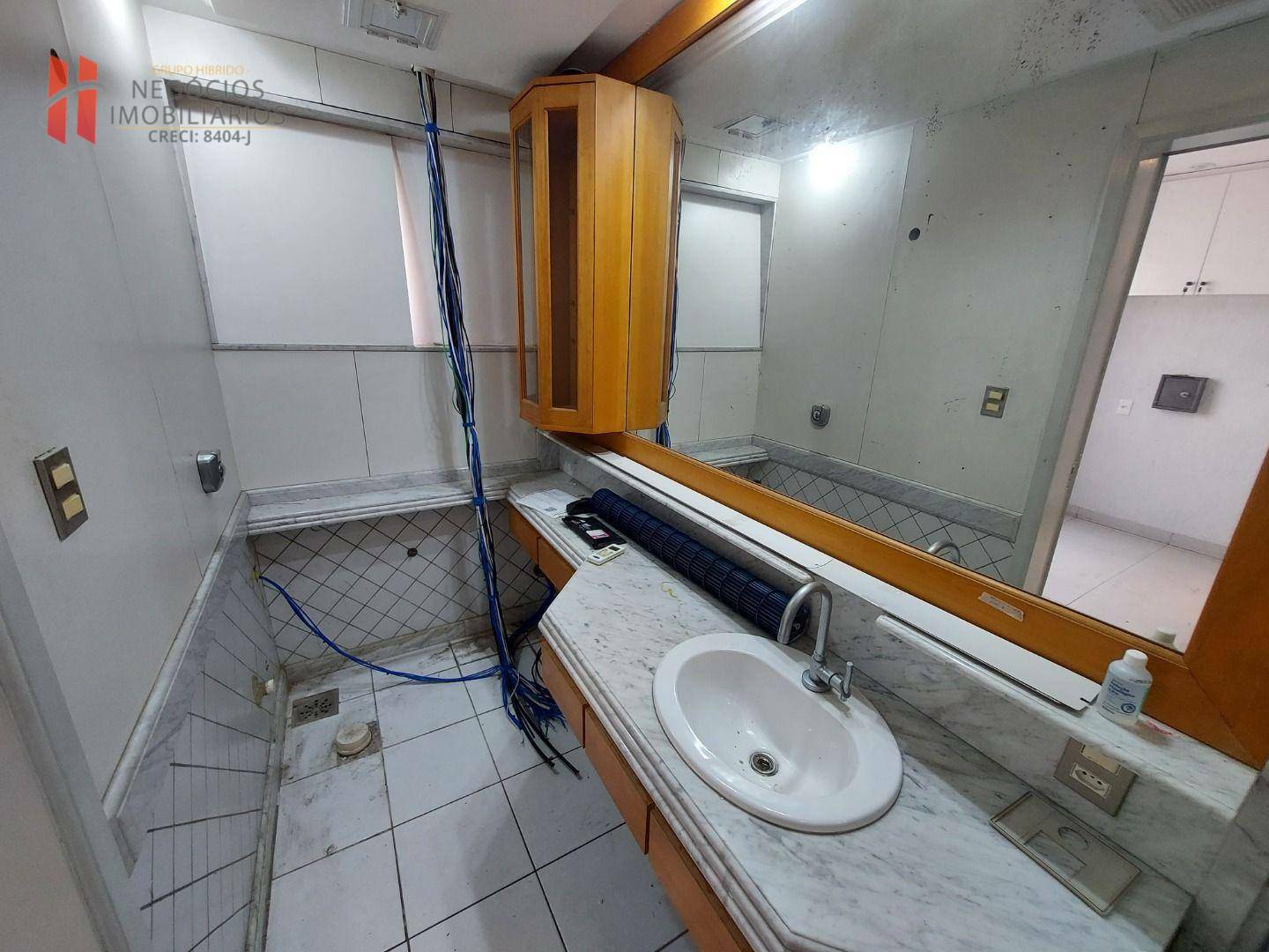 Casa de Condomínio à venda e aluguel com 2 quartos, 310m² - Foto 32