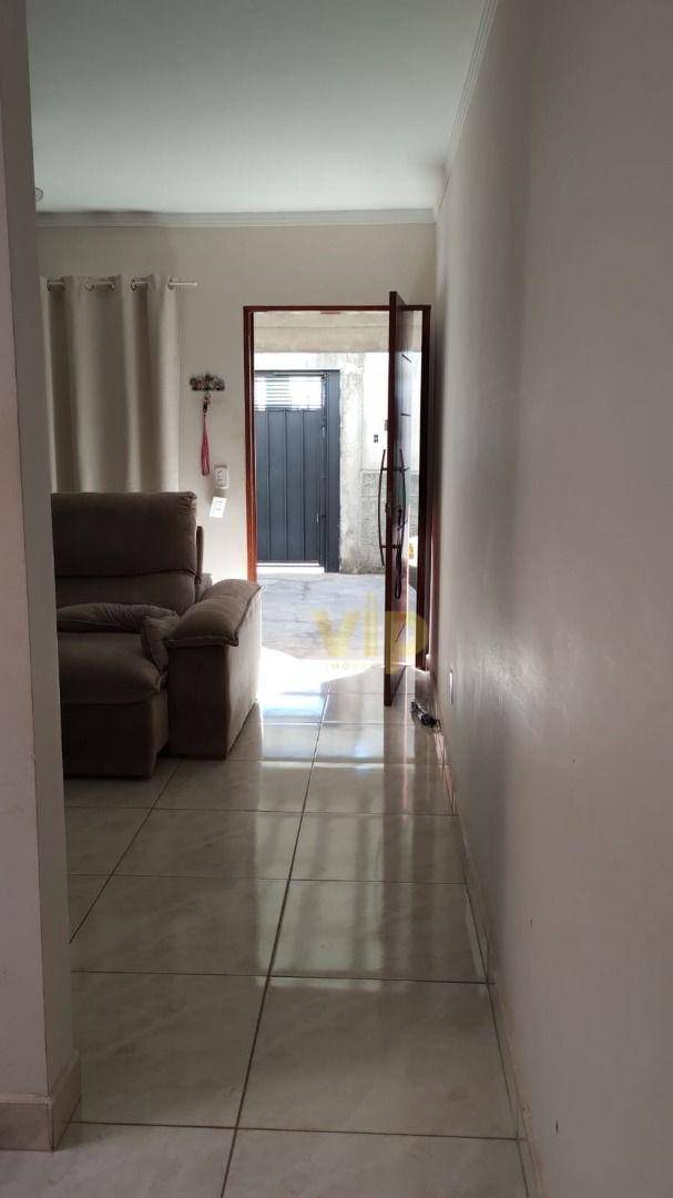 Casa à venda com 3 quartos, 210M2 - Foto 2