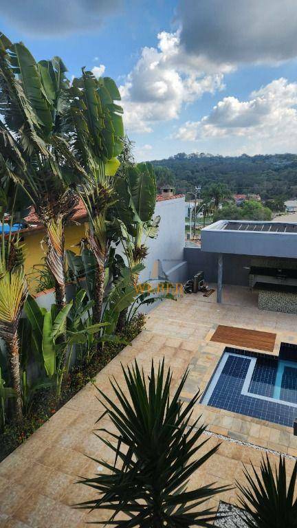 Casa de Condomínio à venda com 3 quartos, 353m² - Foto 2