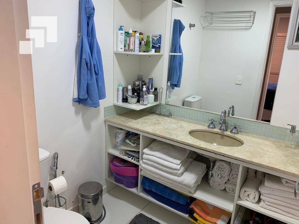 Apartamento à venda com 2 quartos, 70m² - Foto 17