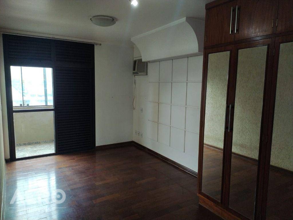 Apartamento à venda com 3 quartos, 240m² - Foto 13