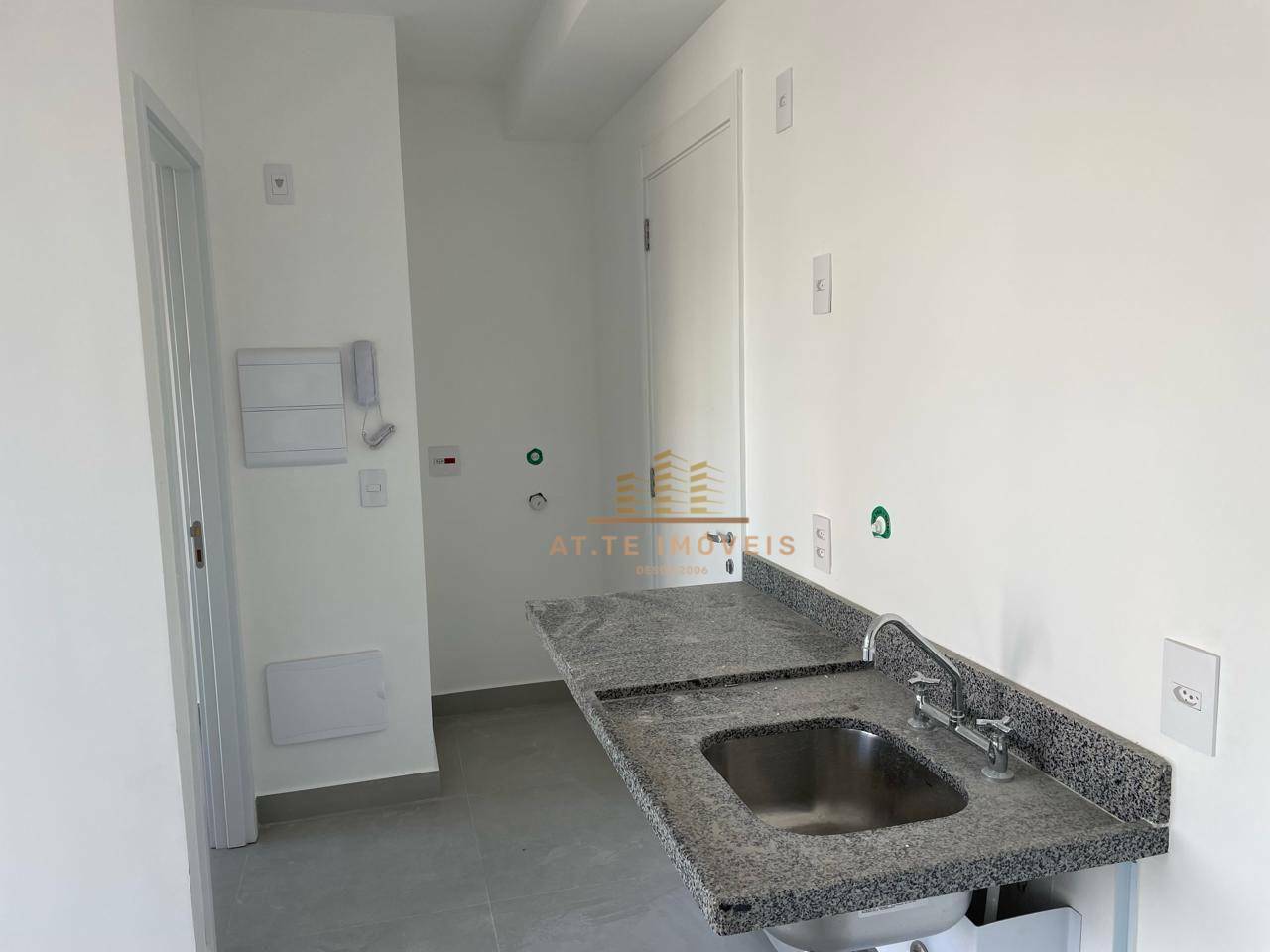 Apartamento à venda com 2 quartos, 37m² - Foto 4