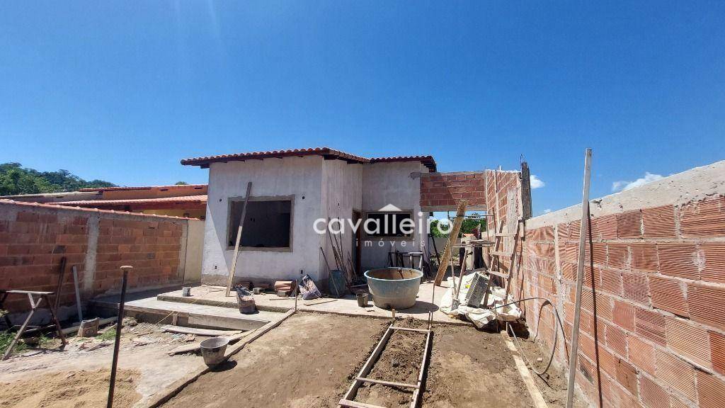 Casa à venda com 2 quartos, 107m² - Foto 1