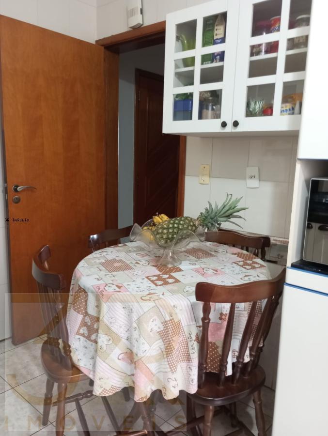 Cobertura à venda com 4 quartos, 240m² - Foto 14