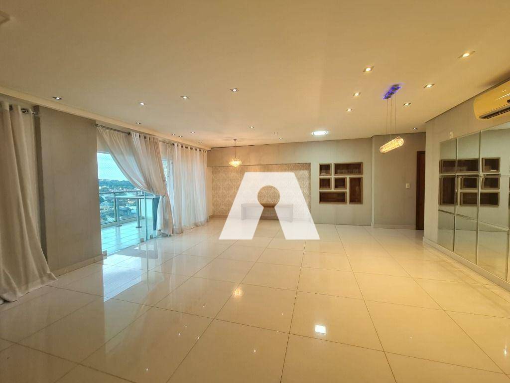 Apartamento para alugar com 3 quartos, 206m² - Foto 1