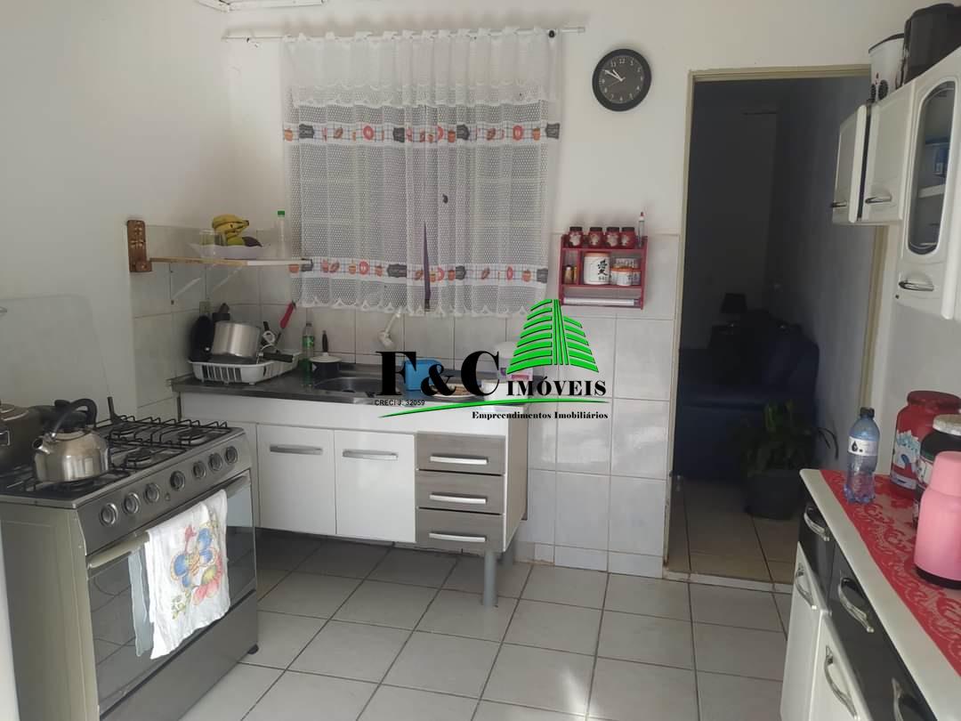 Casa à venda com 1 quarto, 140m² - Foto 1