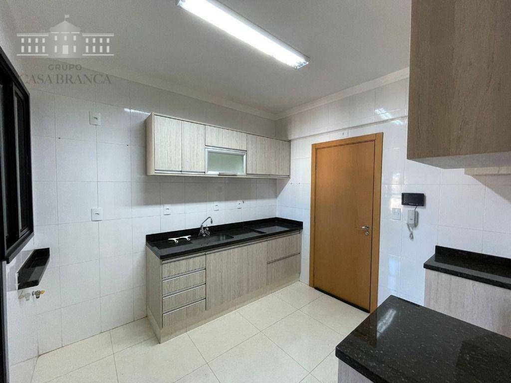 Apartamento à venda com 3 quartos, 110m² - Foto 4